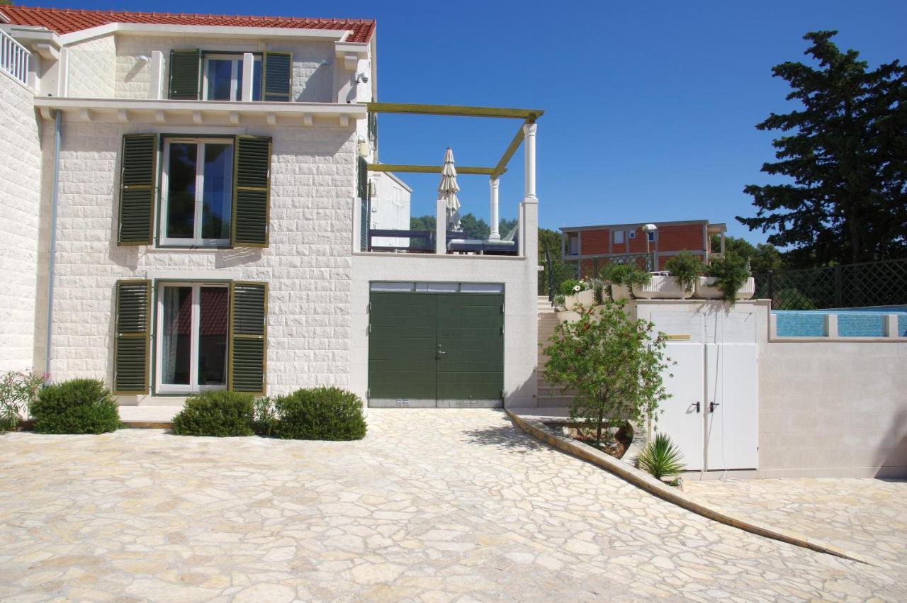 סומרטין Holiday Home Nevista מראה חיצוני תמונה