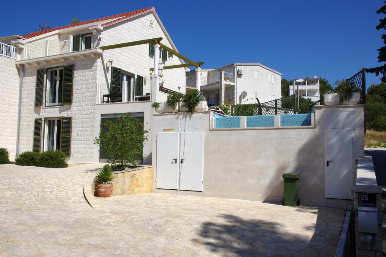 סומרטין Holiday Home Nevista מראה חיצוני תמונה
